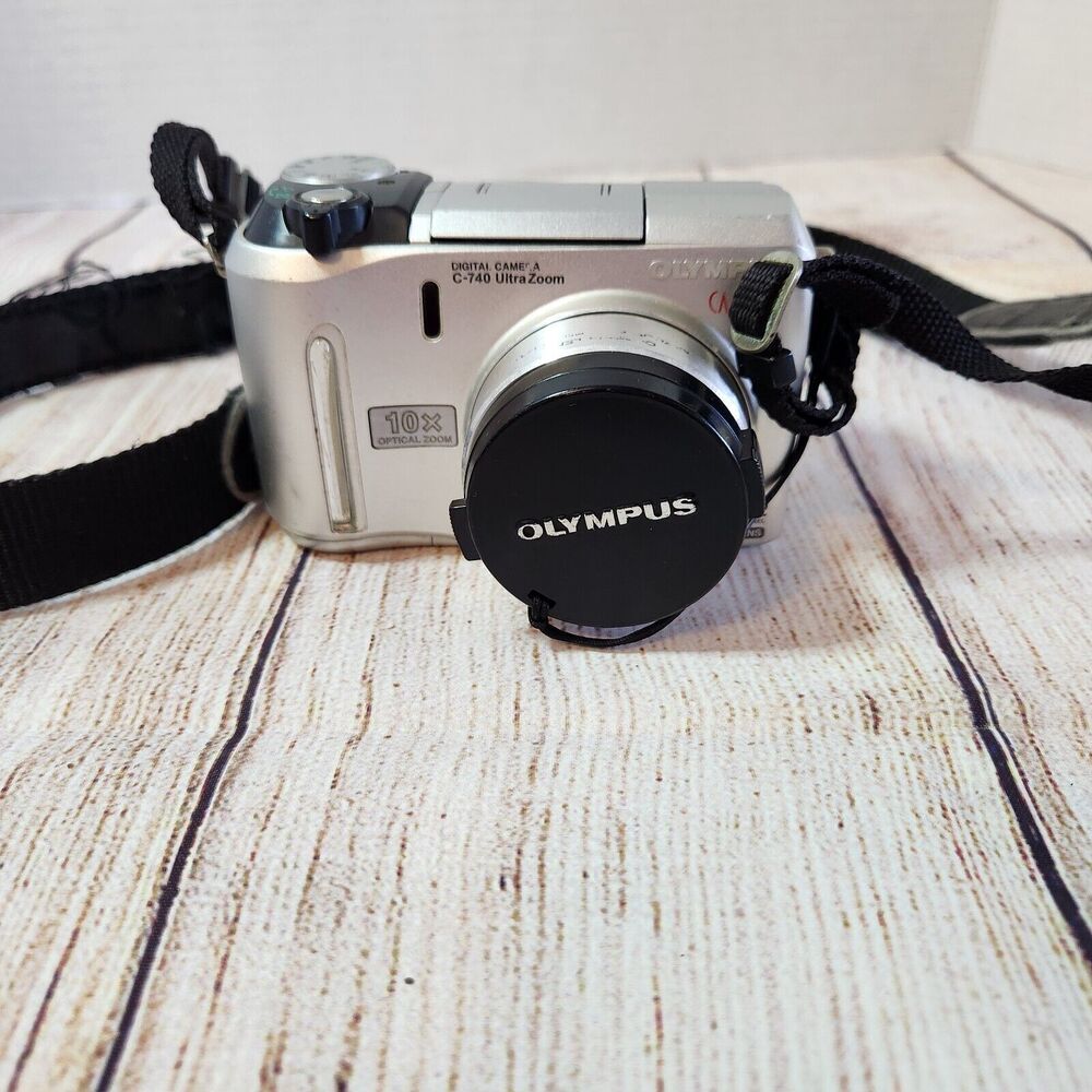 Olympus CAMEDIA C-740 Ultra Zoom 3.2MP Digital Camera Only - PARTS ONLY